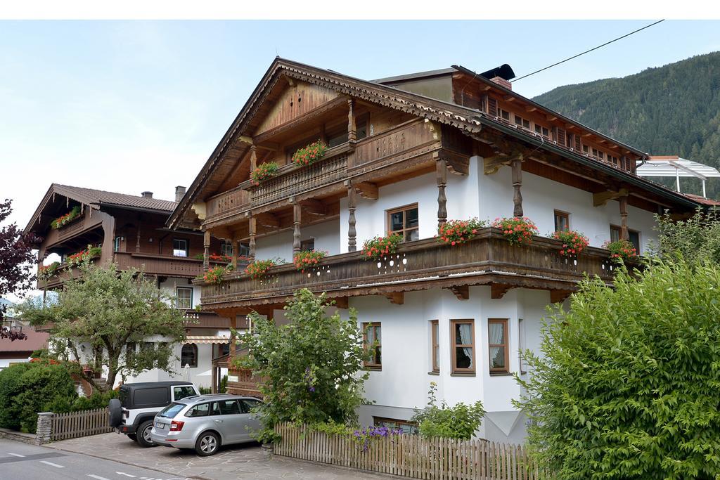Haus Gaisberger Apartamento Mayrhofen Exterior foto
